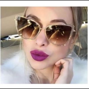 Oversized Cat Eye Sunglasses in Transparent